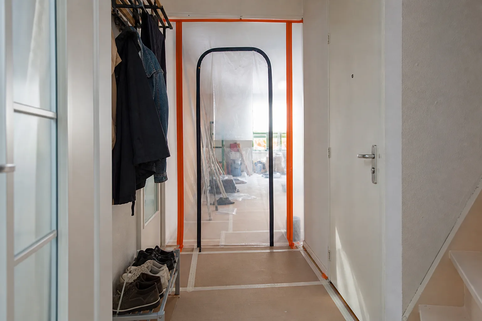 Verbouwing met stofwand, de rest van het huis blijft bewoonbaar